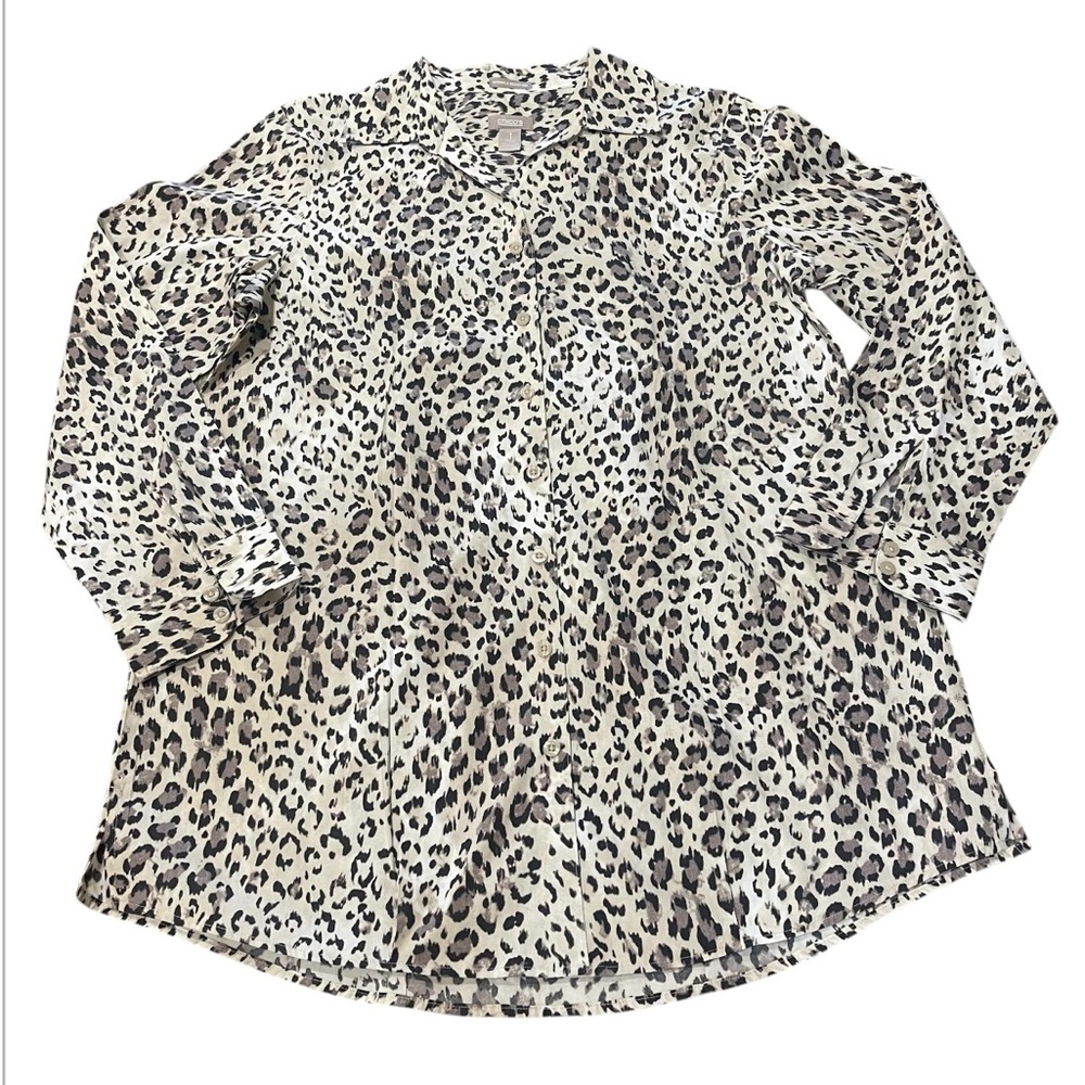 Chicos Wrinkle Resistant Women’s Size 1 Leopard Print Casual Shirt Button Up